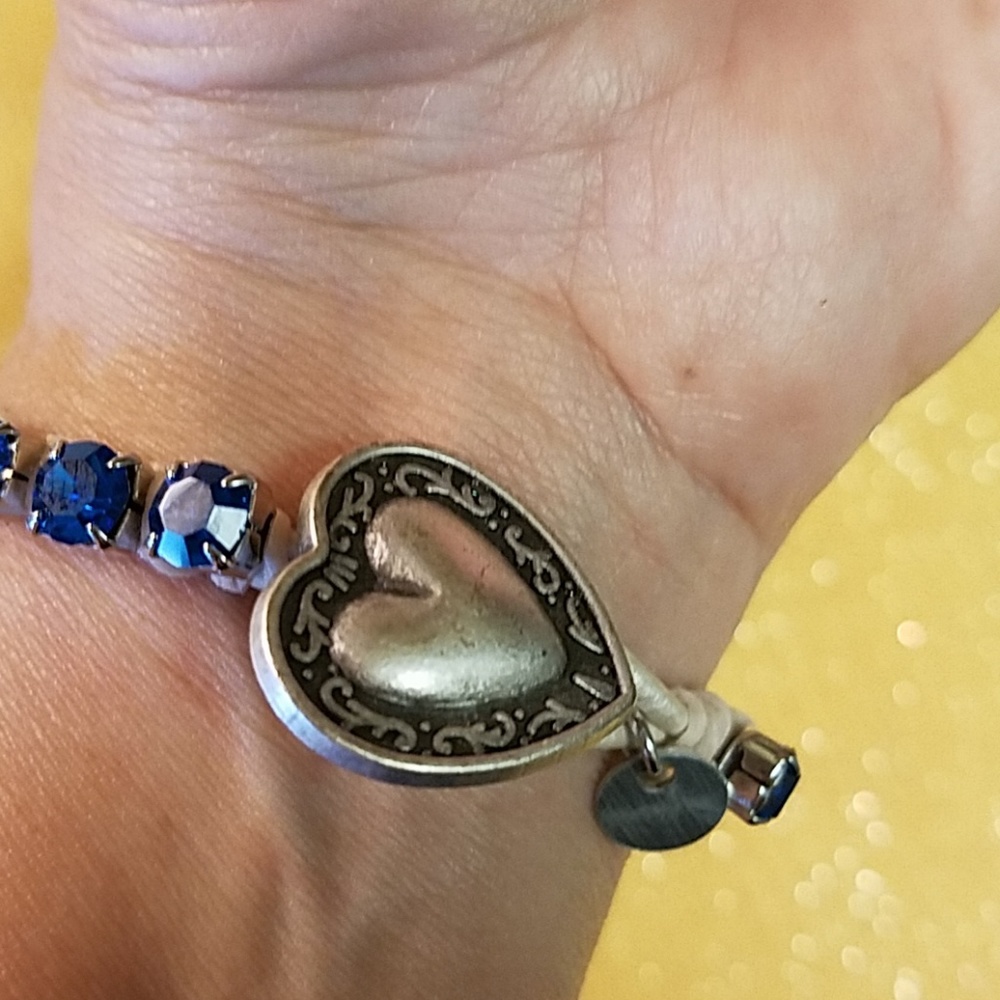 Leather Rhinestone Bracelet - Picture 4 of 4